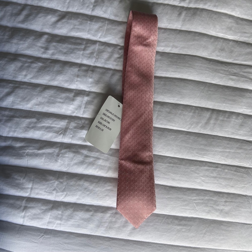 The Tie Bar Mumu Weddings‎ 100% Silk Woven Tie Rose Pink Geometric Pattern Men